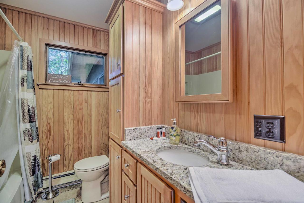 Cozy Adirondacks Cabin Walk To Lake Eaton! Jay Экстерьер фото